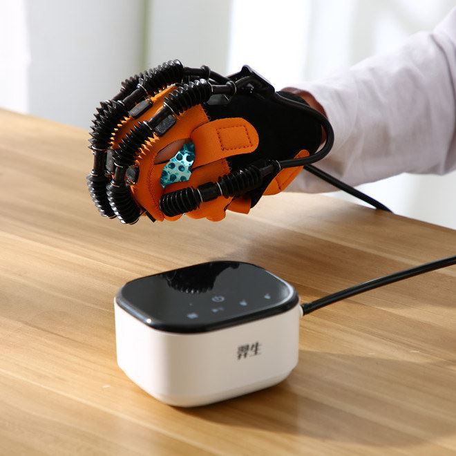 Reabilitacinės roboto pirštinės po nugaros smegenų pažeidimo