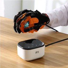 Reabilitacinės roboto pirštinės po nugaros smegenų pažeidimo