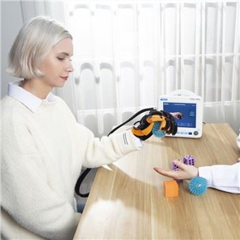 Robotinė pirštinė nervų ir raumenų reabilitacijai